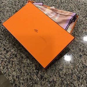 Hérmes multicolored scarf